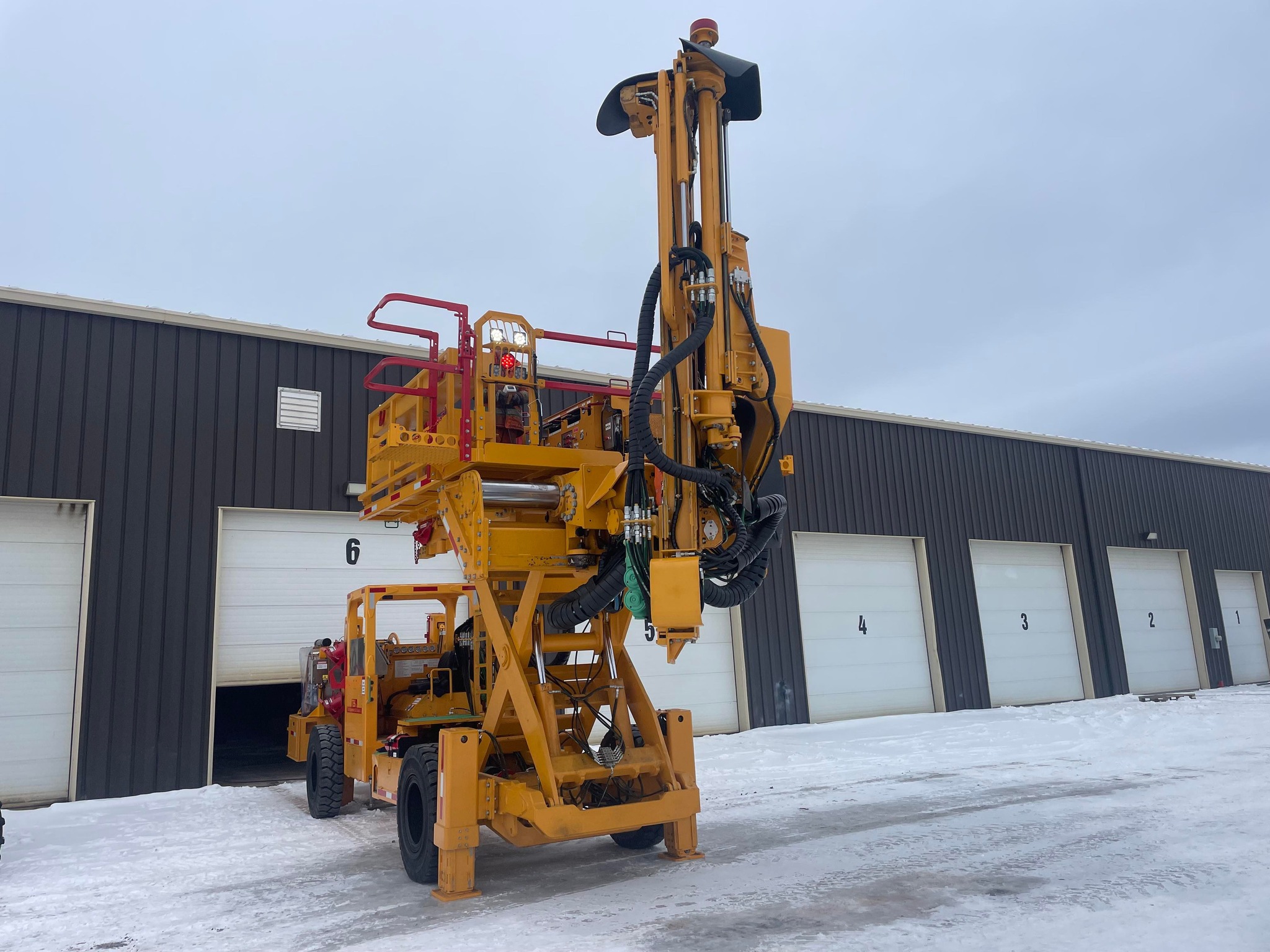 485855694_1264883222106903_1236201270554930371_n Undergrounding Mining Equipment Rebuilder